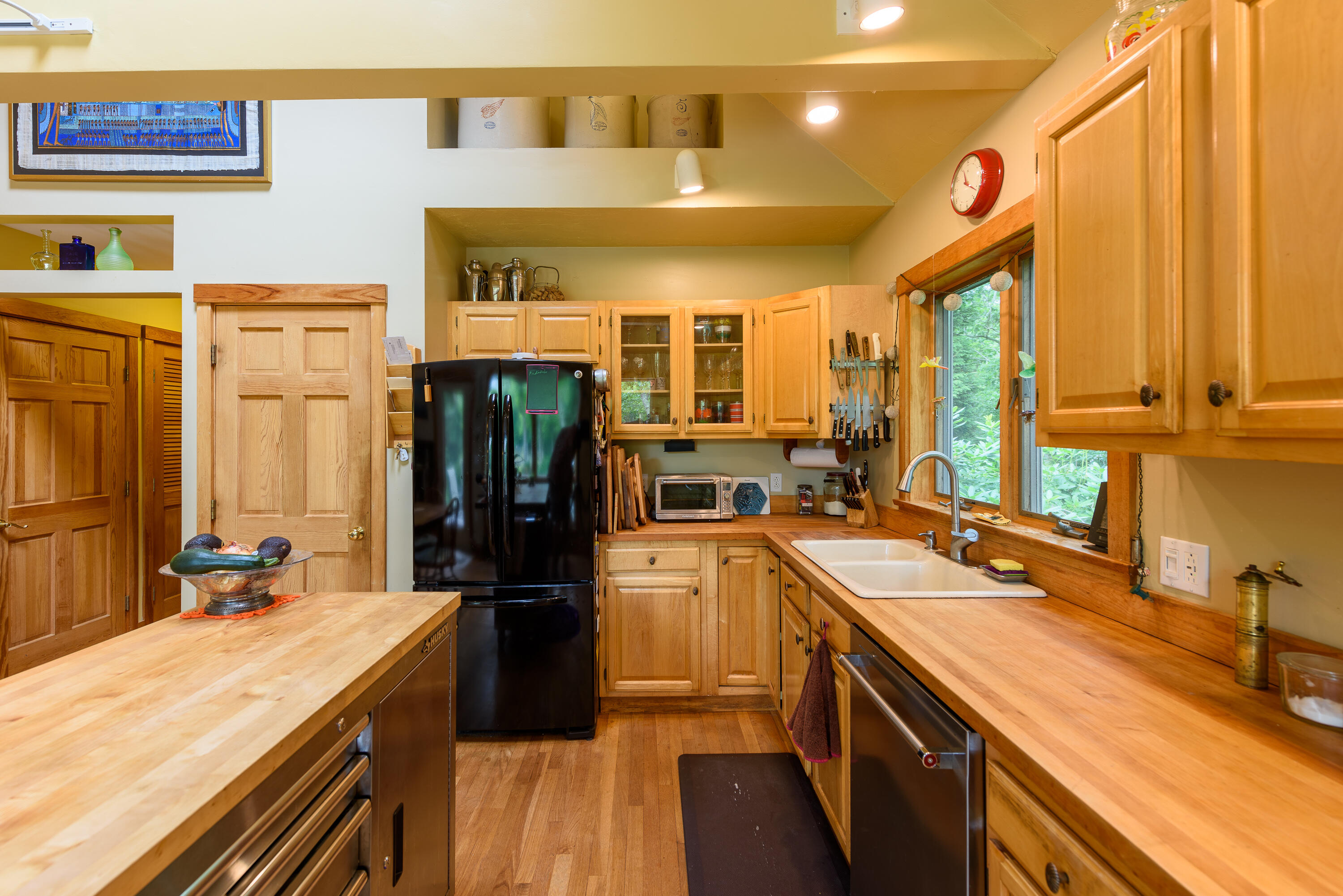 566 Scrubby Neck Road West Tisbury, MA 02568 - Photo 14 of 41 566 Scrubby Neck Rd-24