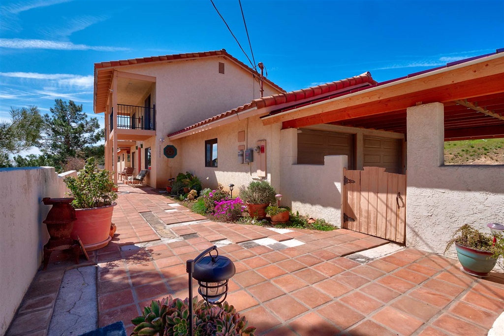 23085 Old Ranch Road Alpine, CA 91901 - Photo 4 of 25