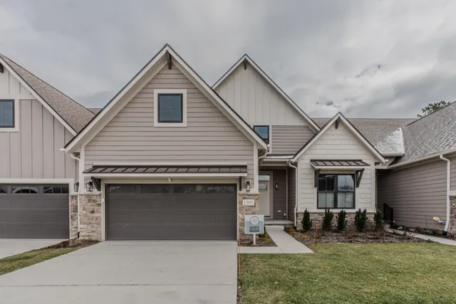 $585,900 | 1303 Gallery Pointe Drive, Saline, MI 48176