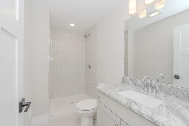 $585,900 | 1303 Gallery Pointe Drive, Saline, MI 48176