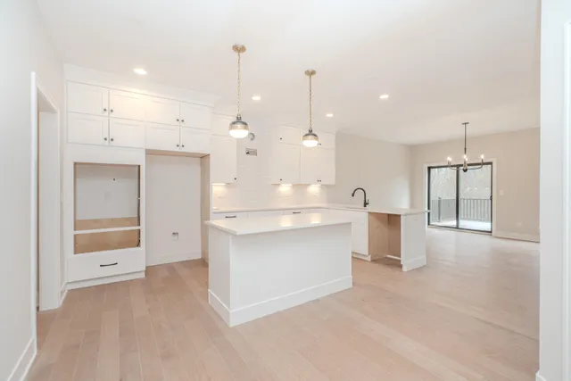 $585,900 | 1303 Gallery Pointe Drive, Saline, MI 48176