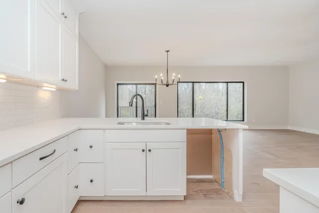 $585,900 | 1303 Gallery Pointe Drive, Saline, MI 48176