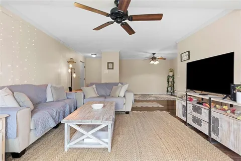 $144,900 | 732 Forest Green Drive, Coraopolis, PA 15108