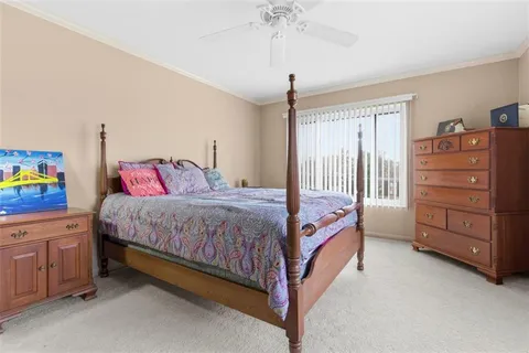 $144,900 | 732 Forest Green Drive, Coraopolis, PA 15108