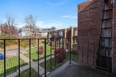 $144,900 | 732 Forest Green Drive, Coraopolis, PA 15108