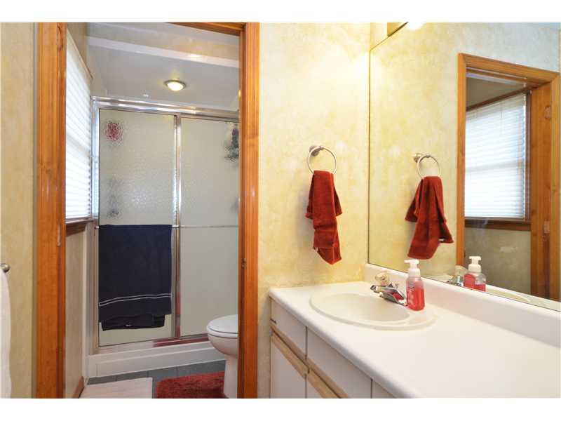 19 Lockwood Road Economy, PA 15005 - Photo 21 of 25 Master Bath/Spa.