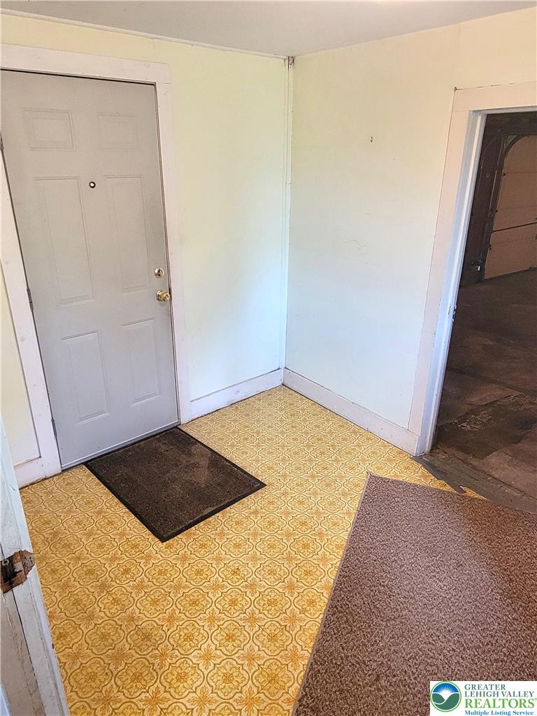 3913 Lime Kiln Road Allentown, PA 18104 - Photo 8 of 38