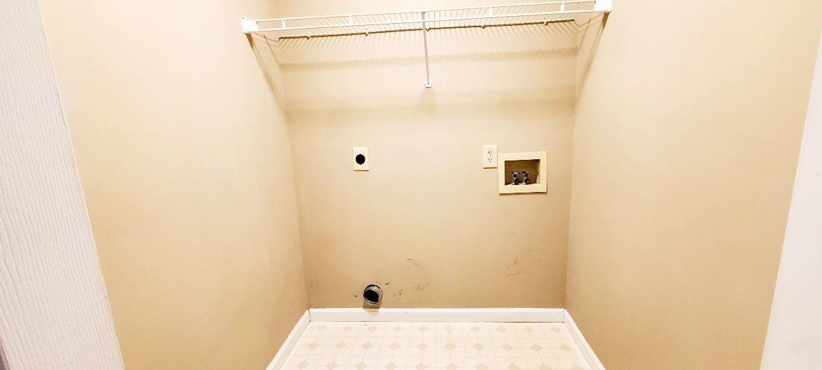 8013 Intervale Way Powell, TN 37849 - Photo 15 of 18 Separate laundry room!