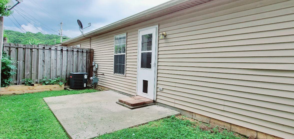 8013 Intervale Way Powell, TN 37849 - Photo 16 of 18 Back Courtyard