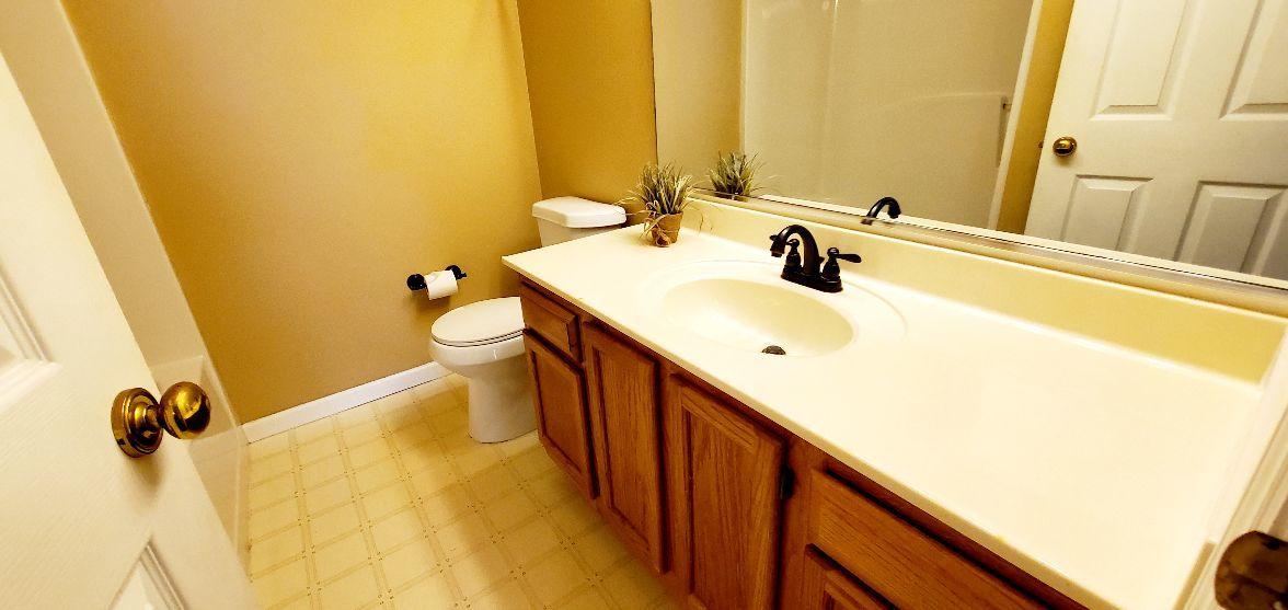8013 Intervale Way Powell, TN 37849 - Photo 10 of 18 Master Full bath