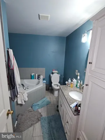 $419,999 | 2079 Huntington Lane, Easton, PA 18040