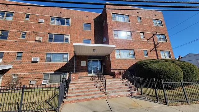 $2,695 | 204 Woodcliff Avenue, Unit A3, North Bergen, NJ 07047