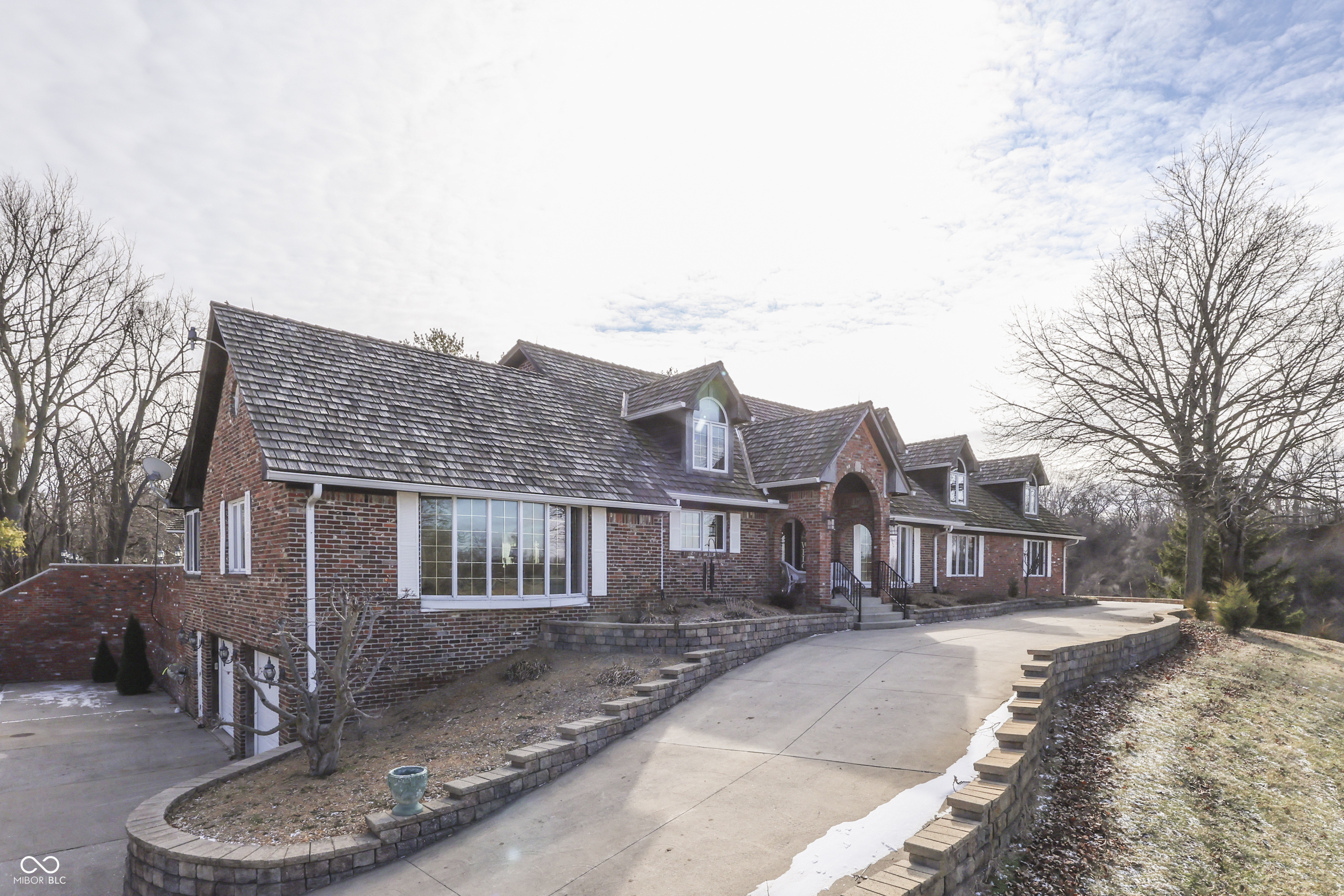 8603 Bluff Road Indianapolis, IN 46217 - Photo 6 of 123 Gallery Image 6