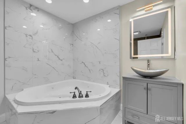 $1,249,900 | 537 South Atlantic Avenue, Matawan, NJ 07747