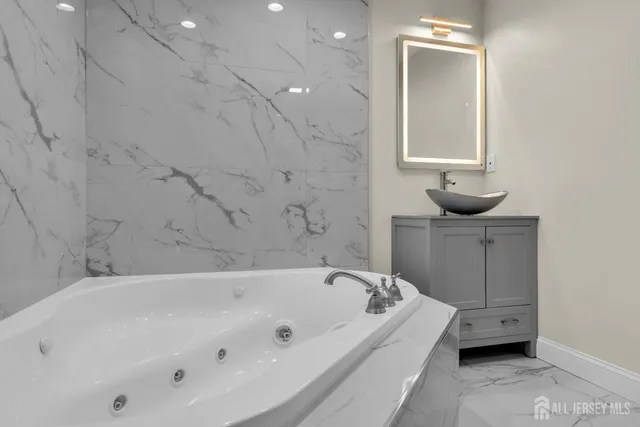 $1,249,900 | 537 South Atlantic Avenue, Matawan, NJ 07747