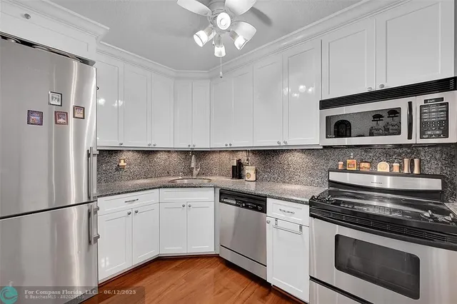 $374,500 | 1920 Northeast 1st Terrace, Unit H212, Wilton Manors, FL 33305