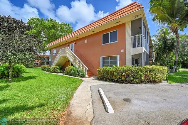 $374,500 | 1920 Northeast 1st Terrace, Unit H212, Wilton Manors, FL 33305