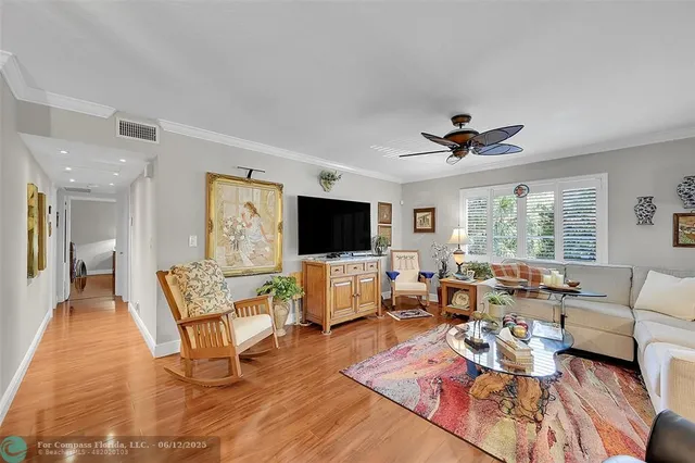 $374,500 | 1920 Northeast 1st Terrace, Unit H212, Wilton Manors, FL 33305