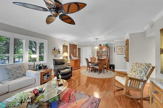 $374,500 | 1920 Northeast 1st Terrace, Unit H212, Wilton Manors, FL 33305