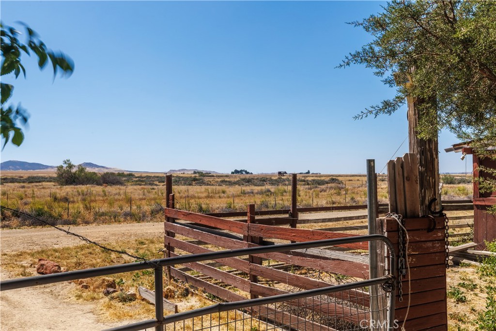 13470 De Sabla Road Santa Margarita, CA 93453 - Photo 18 of 34