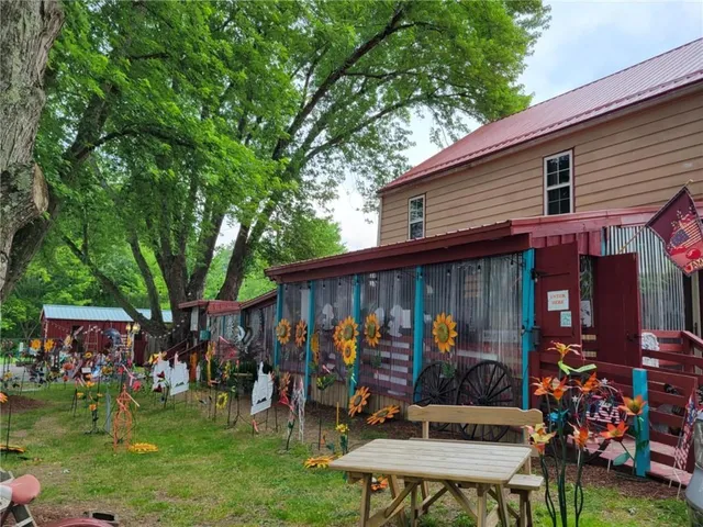 $290,000 | 7201 Highway 322, Cranberry, PA 16319