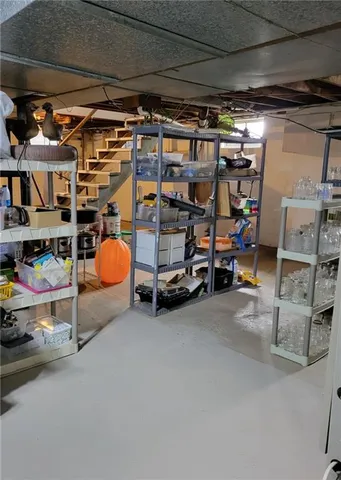 $290,000 | 7201 Highway 322, Cranberry, PA 16319