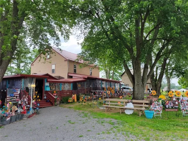 $290,000 | 7201 Highway 322, Cranberry, PA 16319