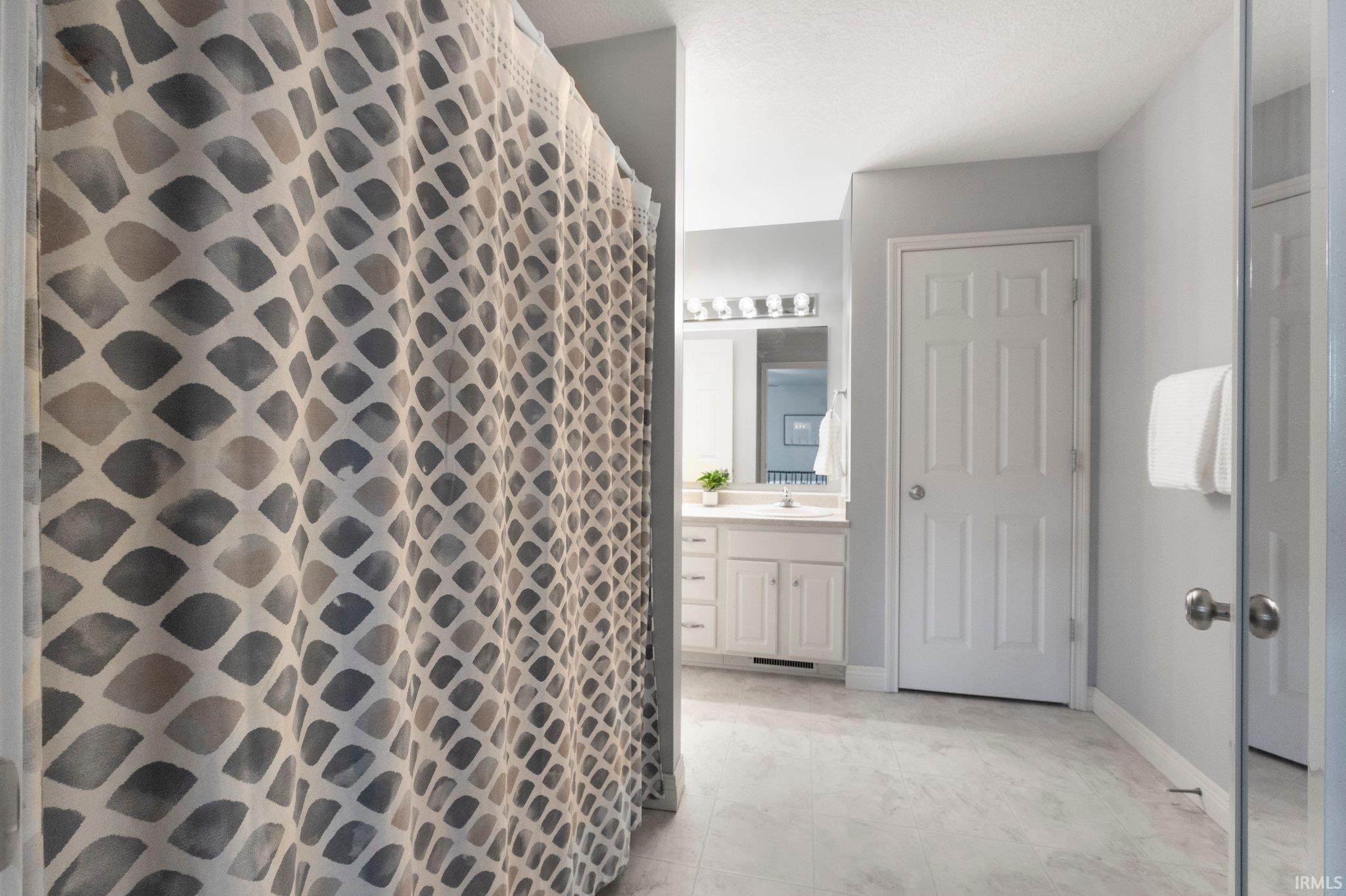 10235 Consta Verde Commons Leo, IN 46765 - Photo 12 of 36