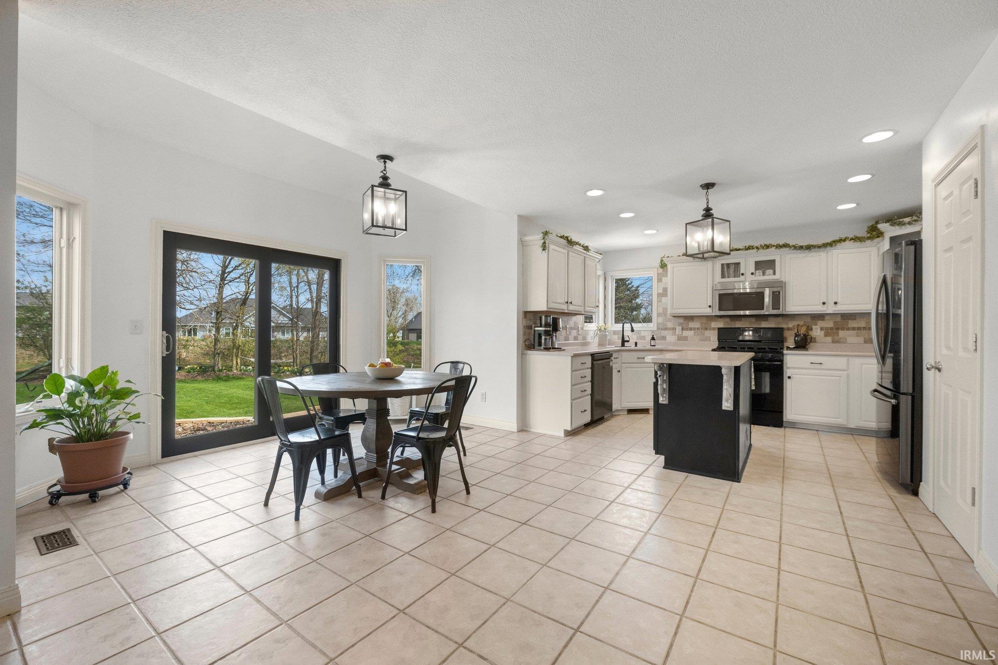 10235 Consta Verde Commons Leo, IN 46765 - Photo 17 of 36