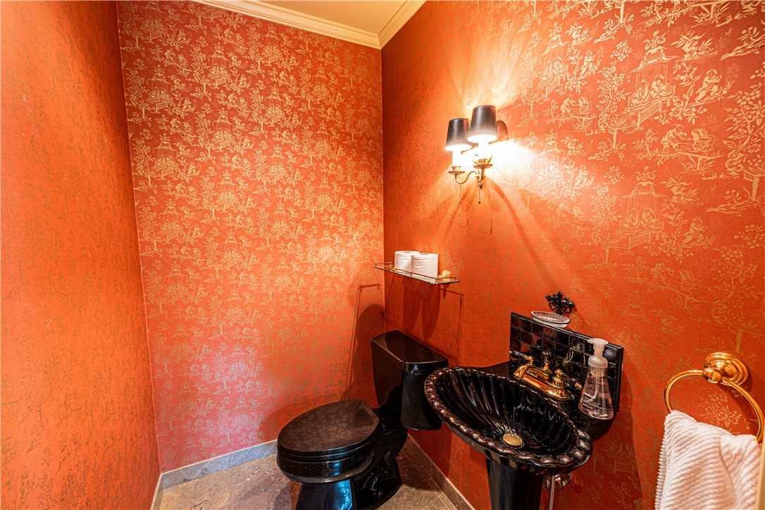 901 East Avenue, Unit A Rochester, NY 14607 - Photo 17 of 40