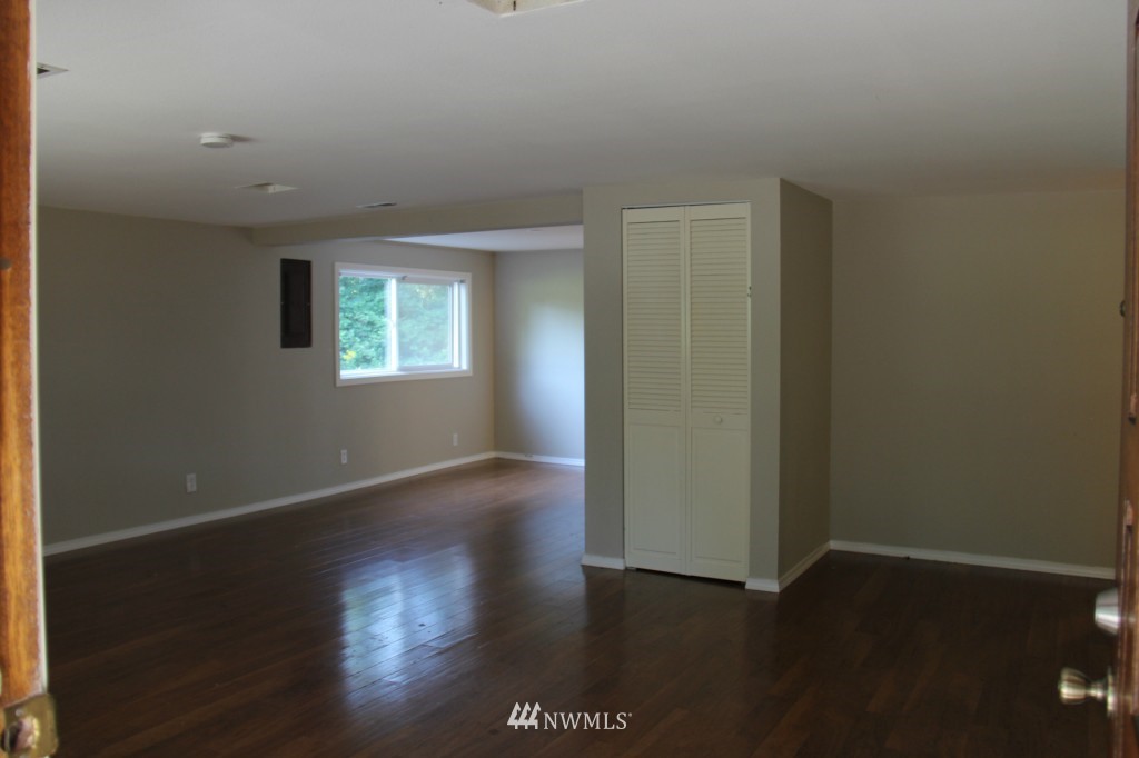 11620 Southeast 180th Street Renton, WA 98058 - Photo 2 of 14 Gallery Image 2