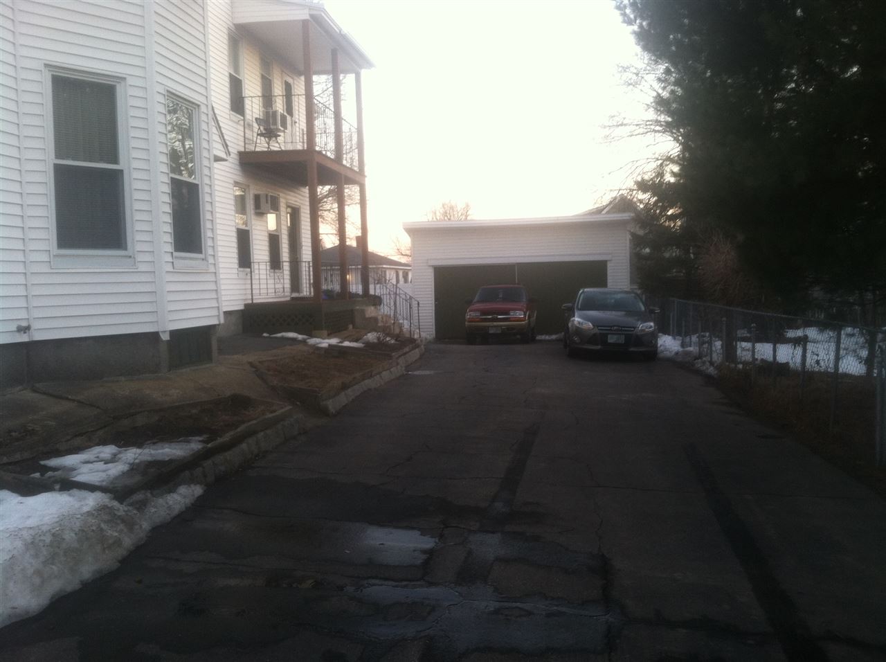 447 Manchester Street Manchester, NH 03103 - Photo 2 of 2