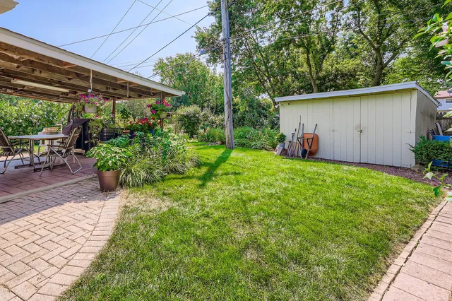 $340,000 | 963 South Fletcher Drive, Wheeling, IL 60090