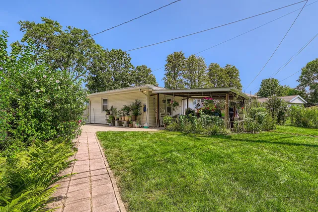 $340,000 | 963 South Fletcher Drive, Wheeling, IL 60090