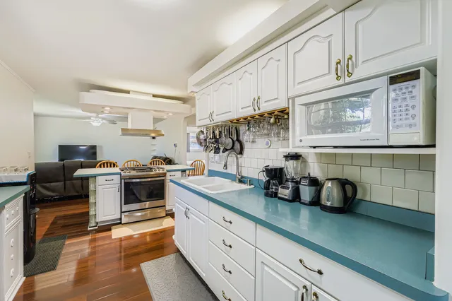 $340,000 | 963 South Fletcher Drive, Wheeling, IL 60090