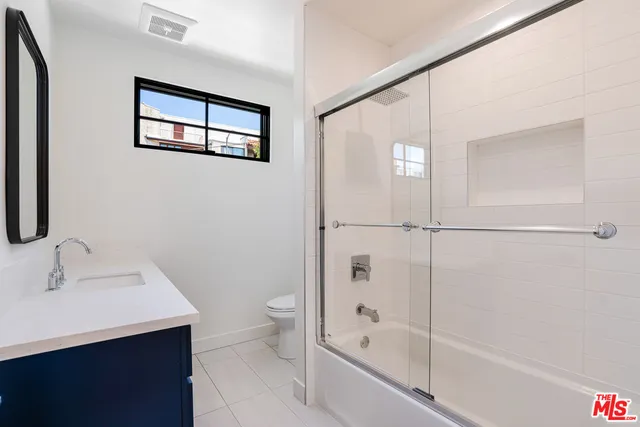 $4,495 | 527 South Barrington Avenue, Unit 8, Los Angeles, CA 90049