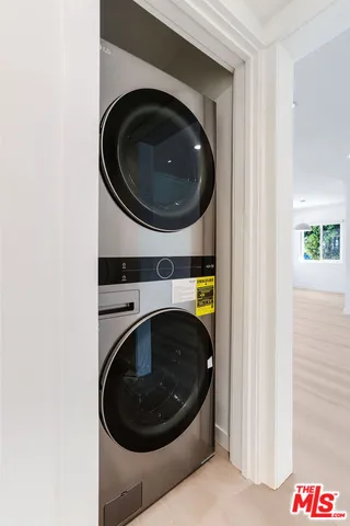 $4,495 | 527 South Barrington Avenue, Unit 8, Los Angeles, CA 90049