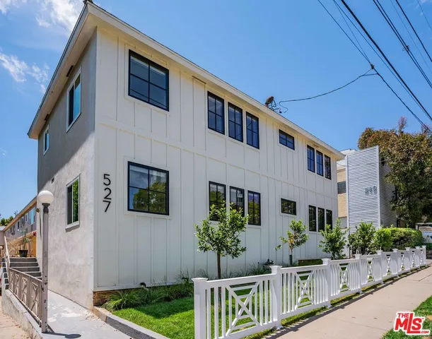 $4,495 | 527 South Barrington Avenue, Unit 8, Los Angeles, CA 90049
