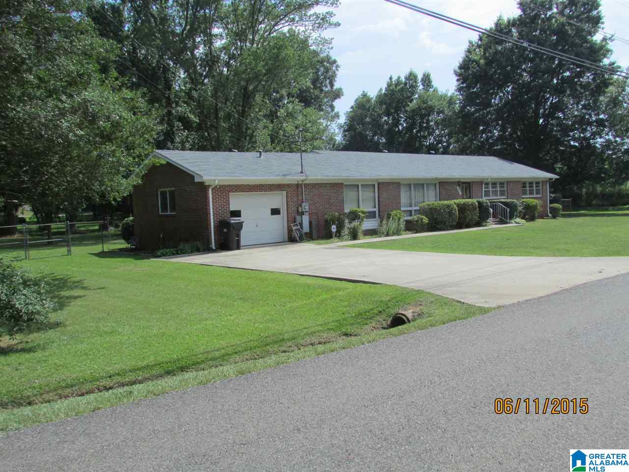 904 Argos Avenue Weaver, AL 36277 - Photo 3 of 31
