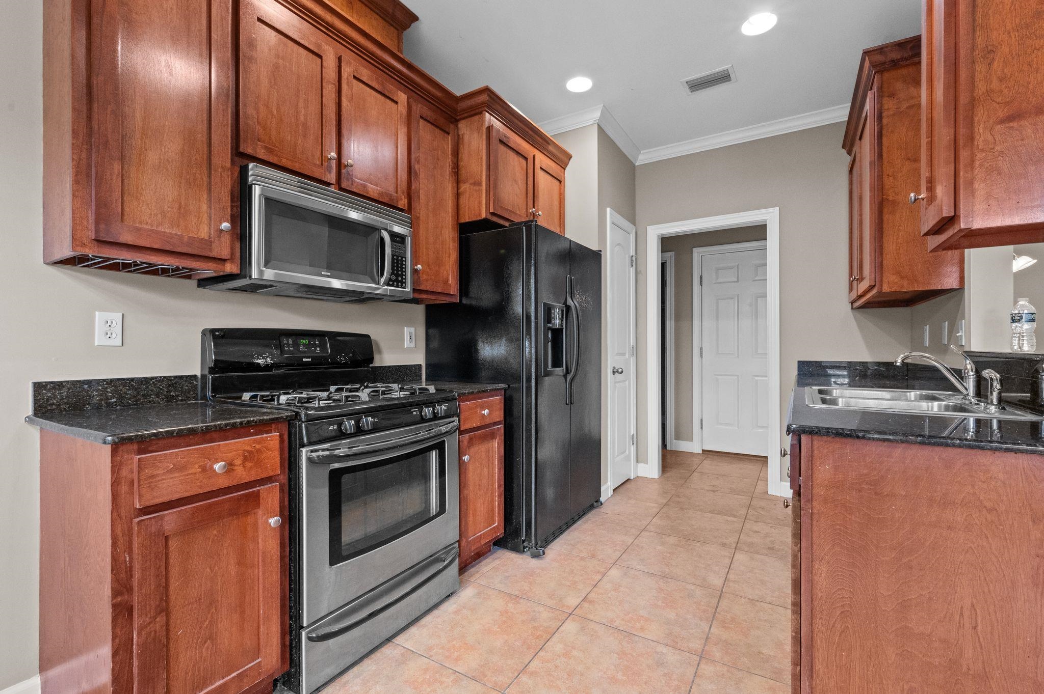 9381 Sable Court Daphne, AL 36526 - Photo 15 of 42 Kitchen