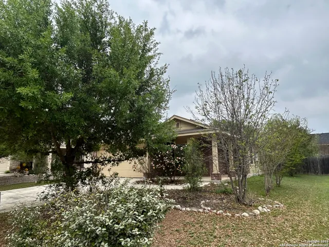 $1,850 | 2125 Hazelwood Drive, New Braunfels, TX 78130