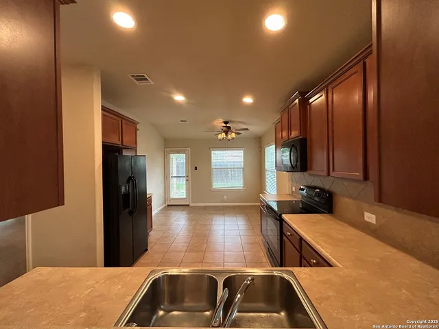 $1,850 | 2125 Hazelwood Drive, New Braunfels, TX 78130