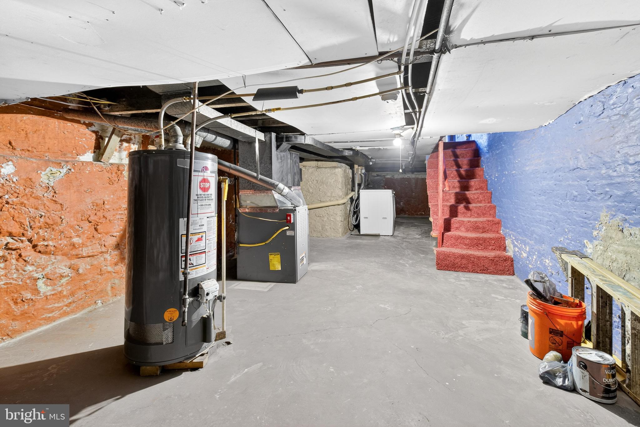 635 1st Street Lancaster, PA 17603 - Photo 26 of 32 a utility room with dryer and washer