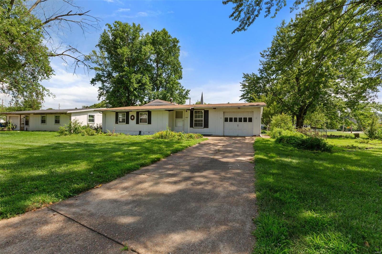 402 Whitehall Drive Manchester, MO 63021 - Photo 2 of 30