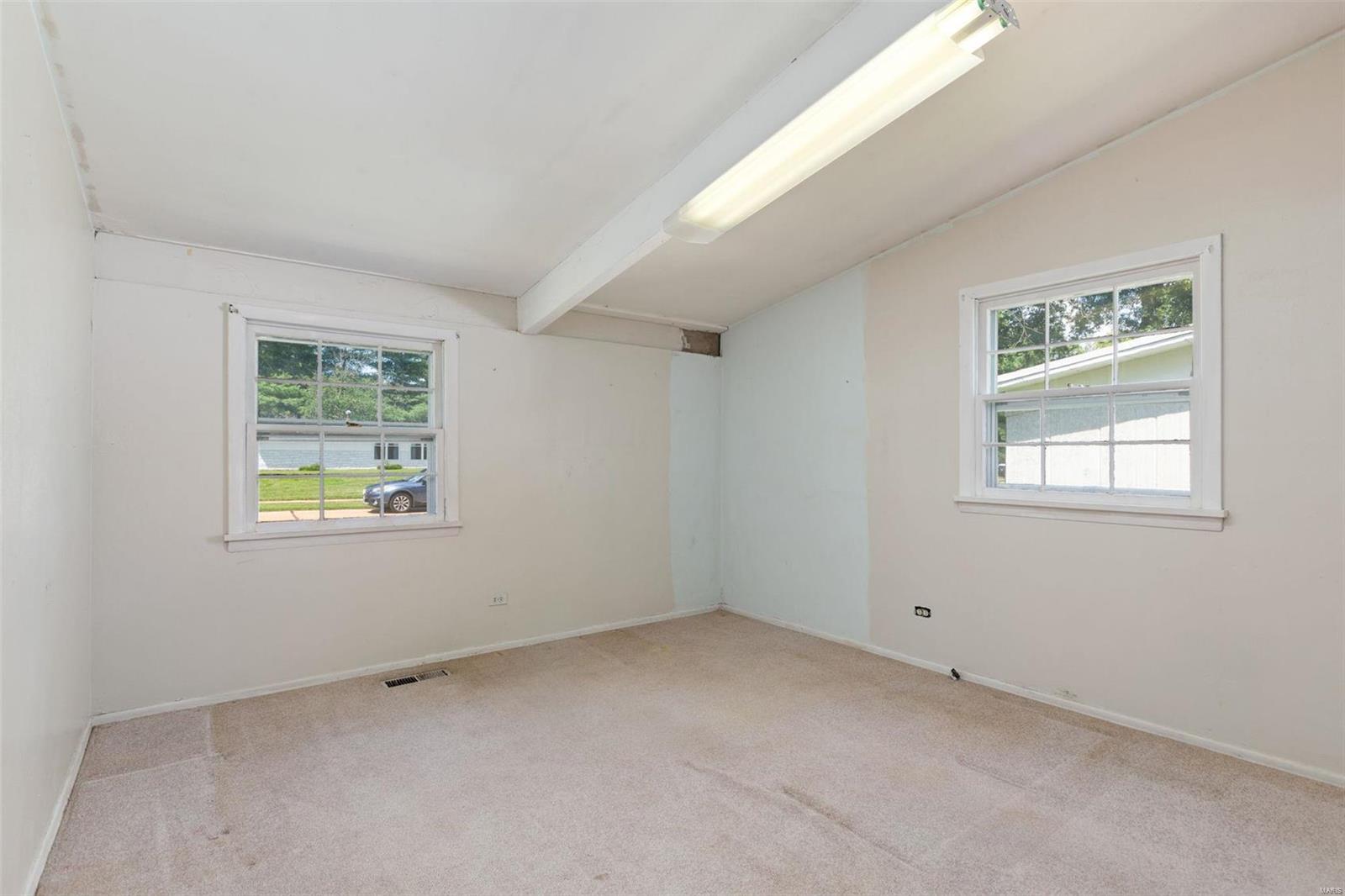 402 Whitehall Drive Manchester, MO 63021 - Photo 7 of 30