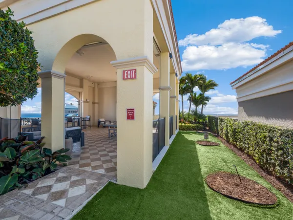 $7,000 | 701 South Olive Avenue, Unit 2117, West Palm Beach, FL 33401