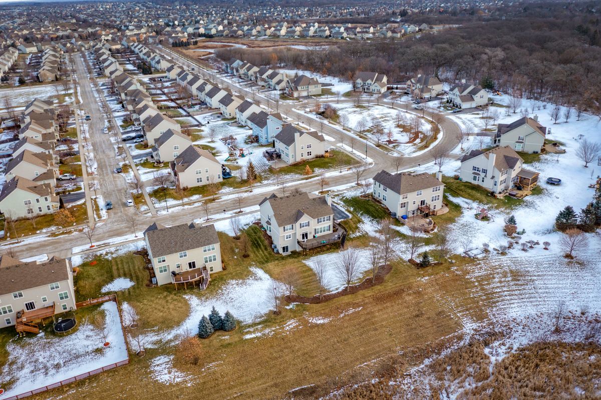 3001 Wagon Road Elgin, IL 60124 - Photo 32 of 39 an aerial view of residential houses with outdoor space