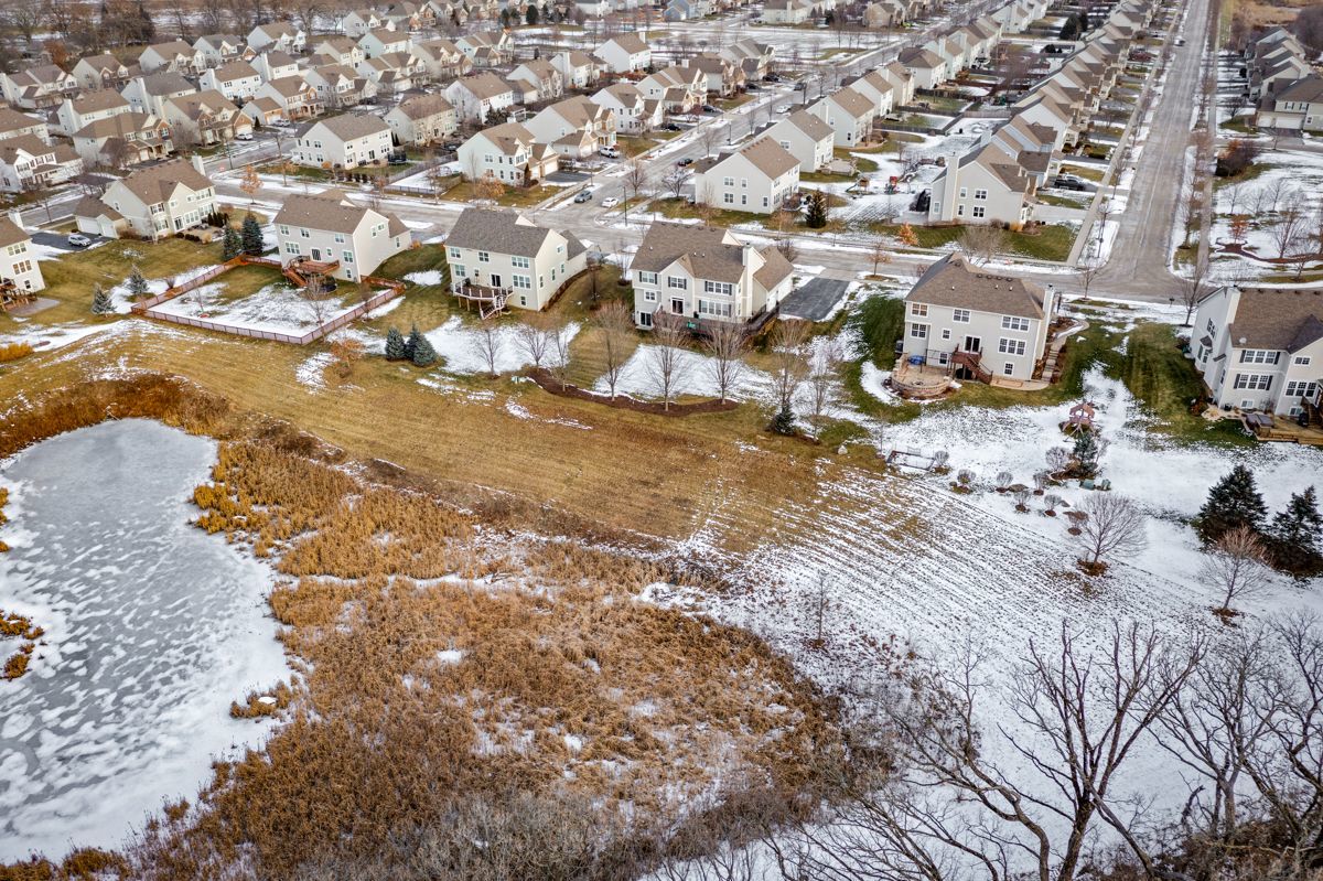 3001 Wagon Road Elgin, IL 60124 - Photo 33 of 39 a view of city