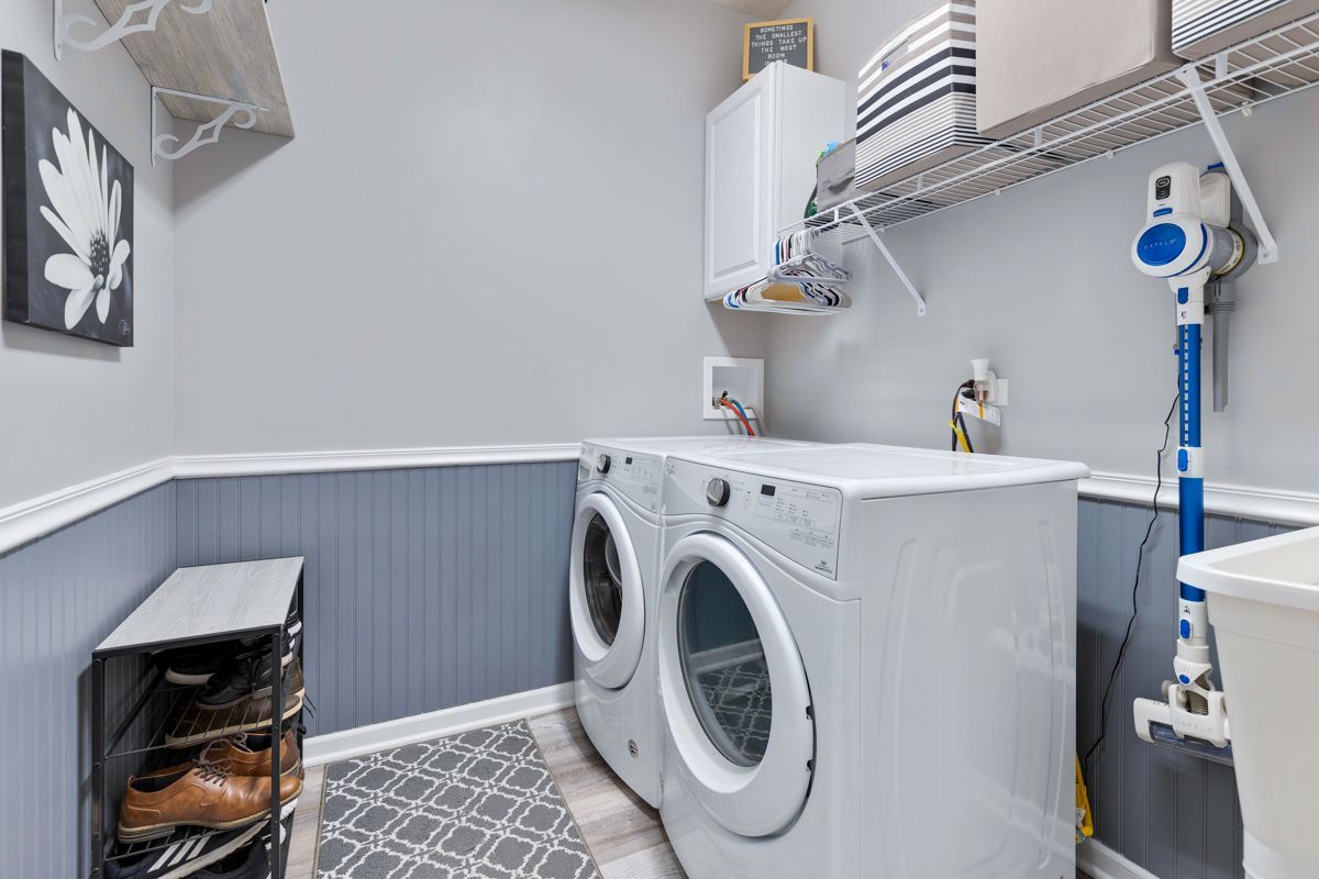 3001 Wagon Road Elgin, IL 60124 - Photo 35 of 39 a utility room with dryer and washer