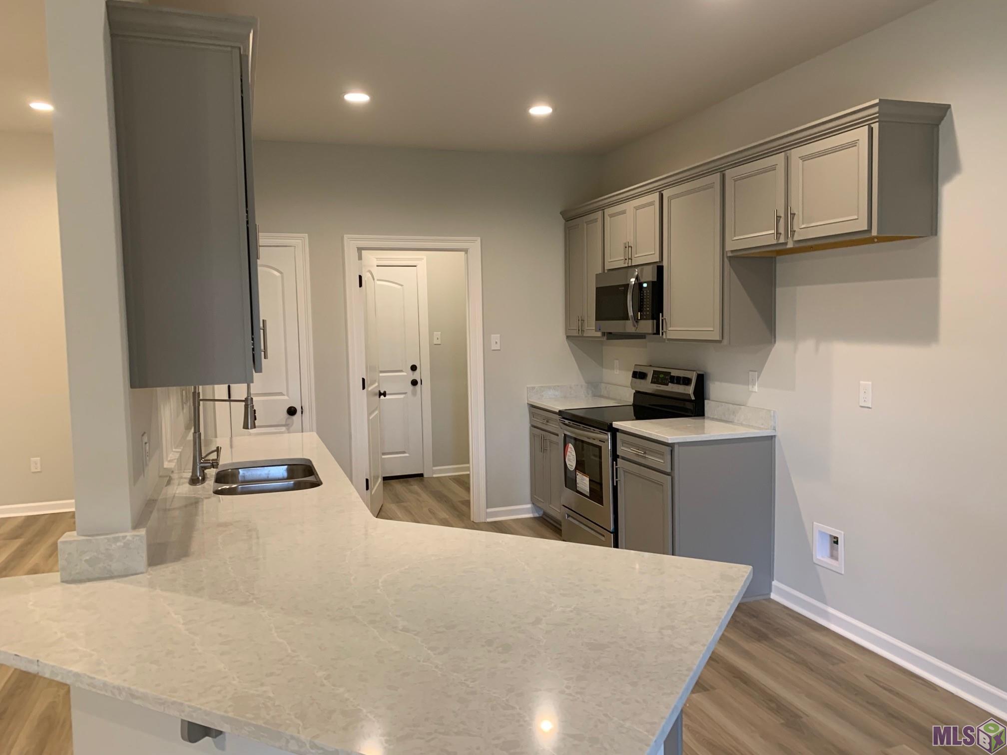 160 Shadow Pointe Road Thibodaux, LA 70301 - Photo 2 of 5